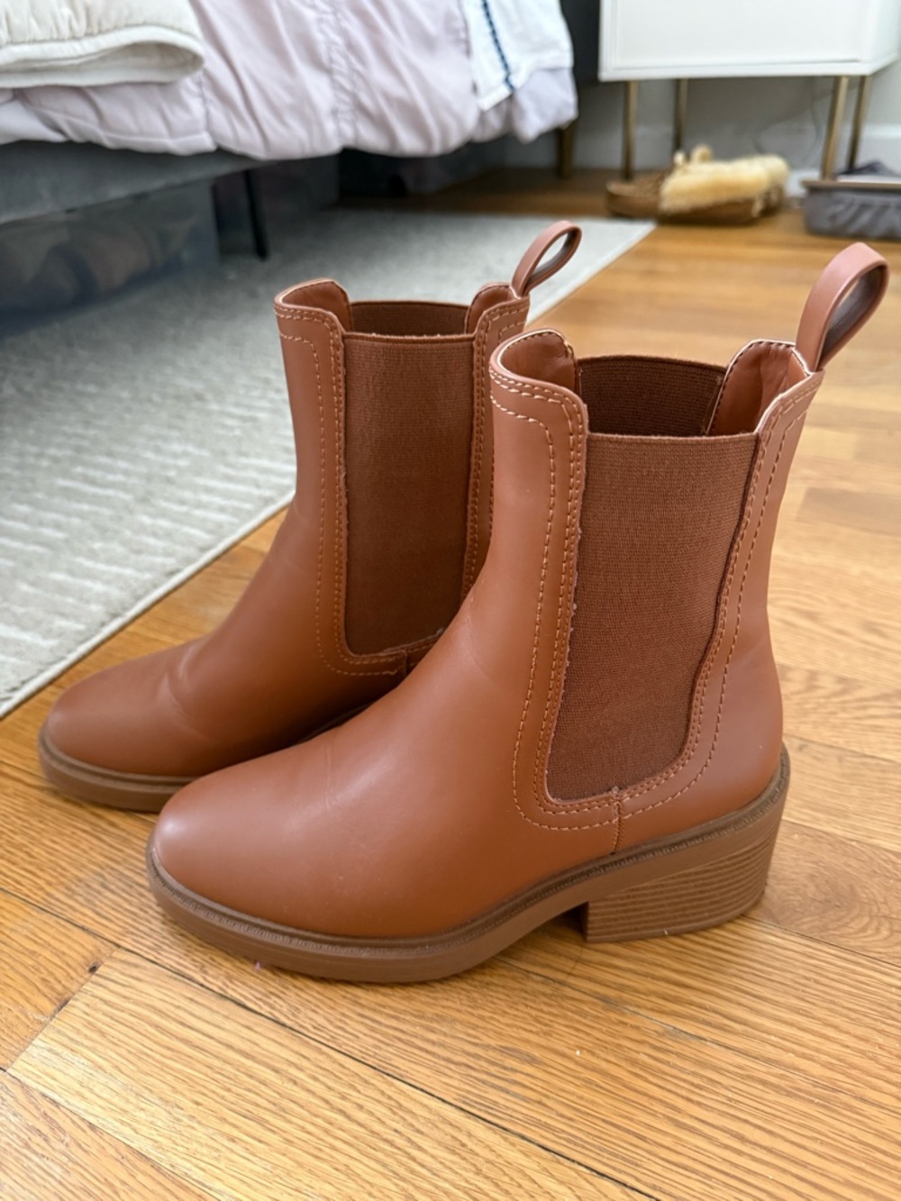 Women's Chelsea Ankle Boots in Chestnut Brown